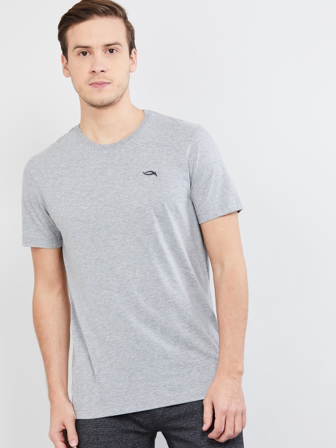 

max Men Grey Solid Round Neck T-shirt