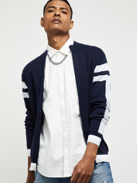 

max Men Navy Blue Solid Cotton Sweatshirt