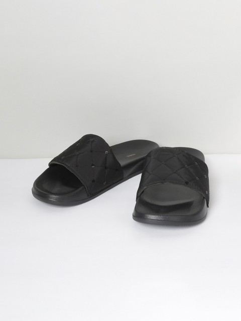 

max Women Black Sliders