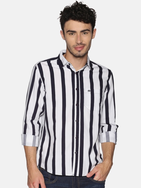 

Chennis Men White & Navy Blue Slim Fit Striped Casual Shirt