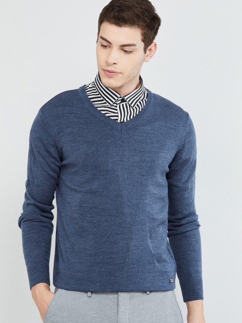 

max Men Navy Blue Solid Pullover Sweater