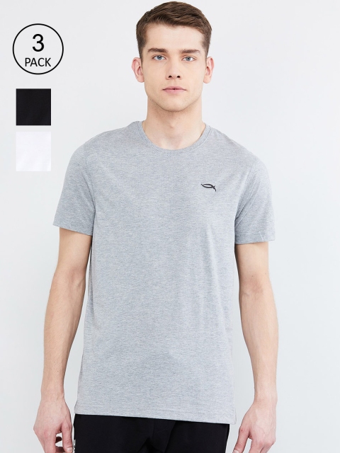 

max Men Pack of 3 Solid Round Neck T-shirts, Black