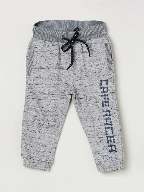 

MAX Boys Grey Textured Mid-rise Straight Fit Joggers, Grey melange