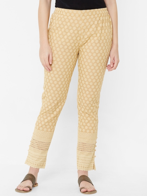 

Juliet Women Beige Regular Fit Printed Regular Trousers