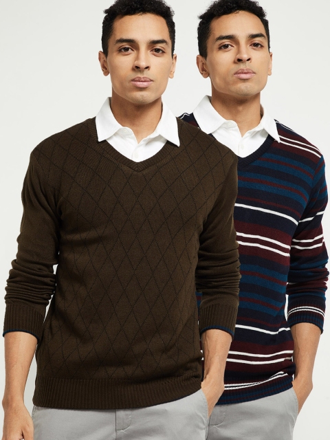 

max Men Brown & Navy Blue Reversible Striped Sweaters