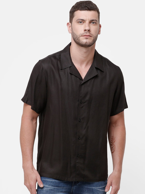 

STROP Men Black Regular Fit Solid Casual Shirt