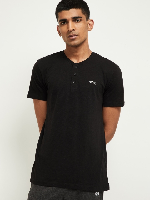 

max Men Black Solid Henley Neck T-shirt