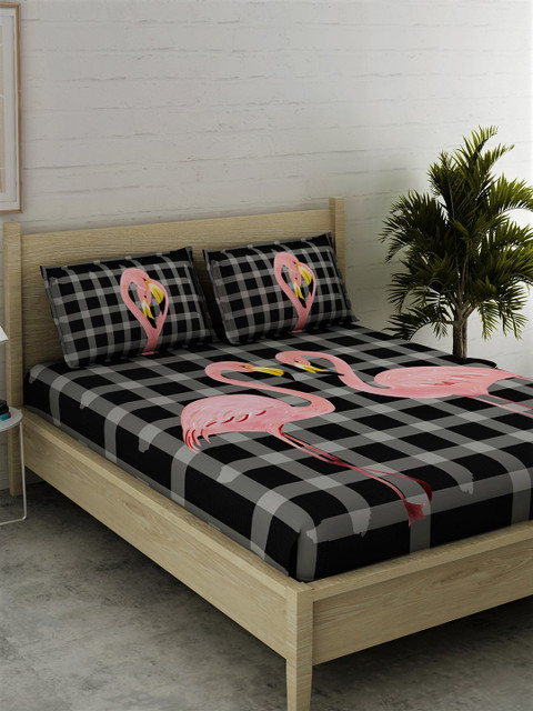 

EverHOME Black Geometric 180 TC Cotton 1 Super King Bedsheet with 2 Pillow Covers