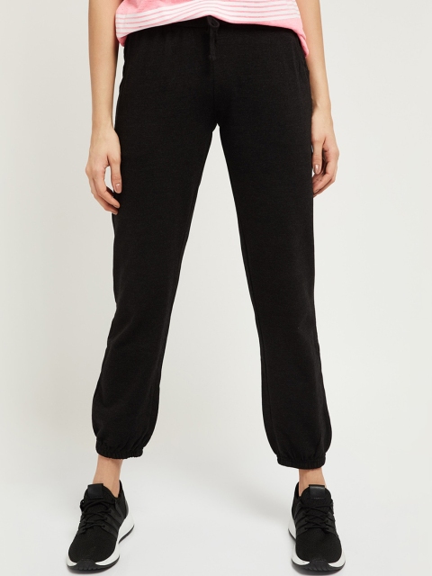 

max Women Black Solid Joggers