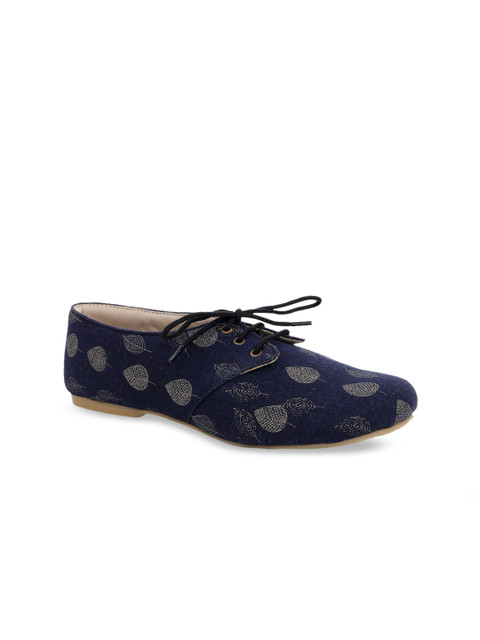 

Kanvas Women Navy Blue Printed Oxfords