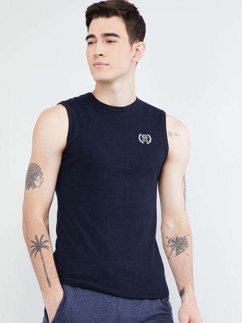 

max Men Navy Blue Solid Round Neck Cotton T-shirt