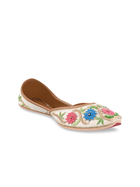 

Stelatoes Women Cream-Coloured Woven Design Fabric Mojaris