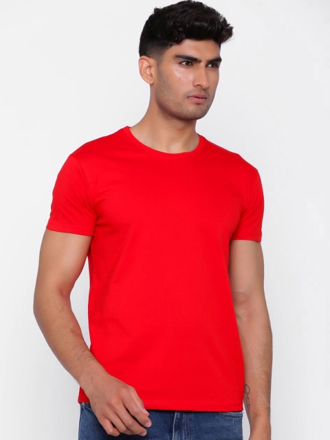 

Tistabene Men Red Self Design Round Neck T-shirt