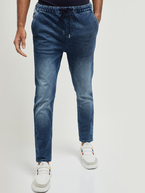 

max Men Blue Regular Fit Mid-Rise Clean Look Jeans