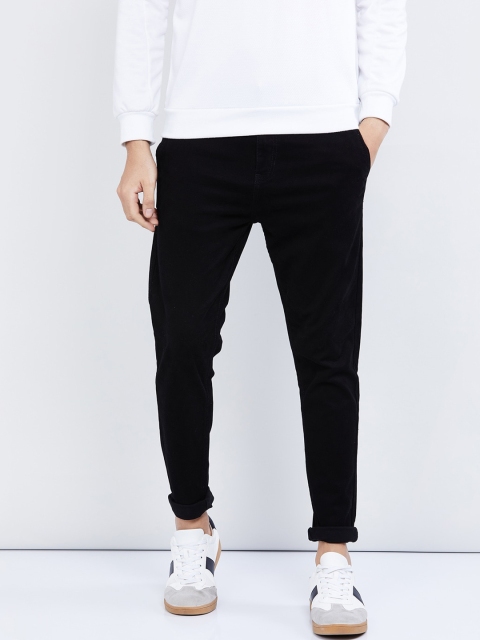 

max Men Black Tapered Fit Mid-Rise Clean Look Stretchable Jeans