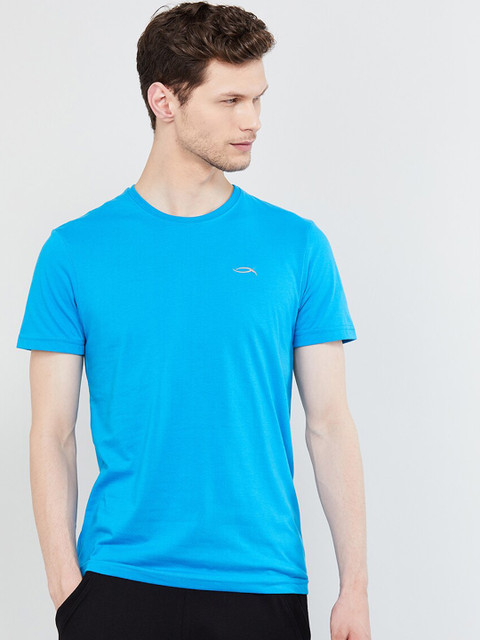 

max Men Blue Solid Polo Collar T-shirt