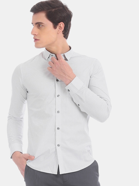 

True Blue Men White Slim Fit Printed Cotton Casual Shirt