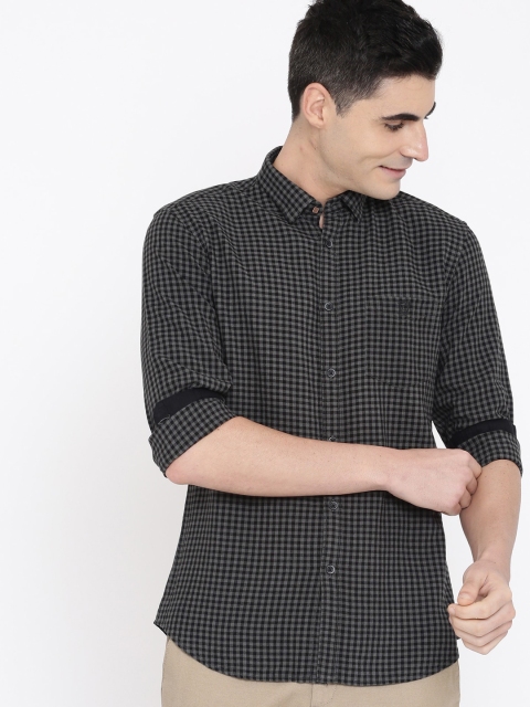 

True Blue Men Black & Grey Regular Fit Checked Cotton Casual Shirt