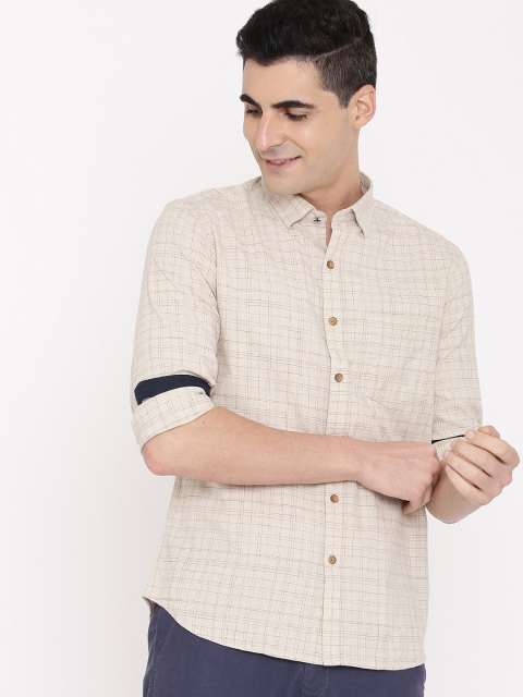 

True Blue Men Beige Regular Fit Checked Casual Shirt