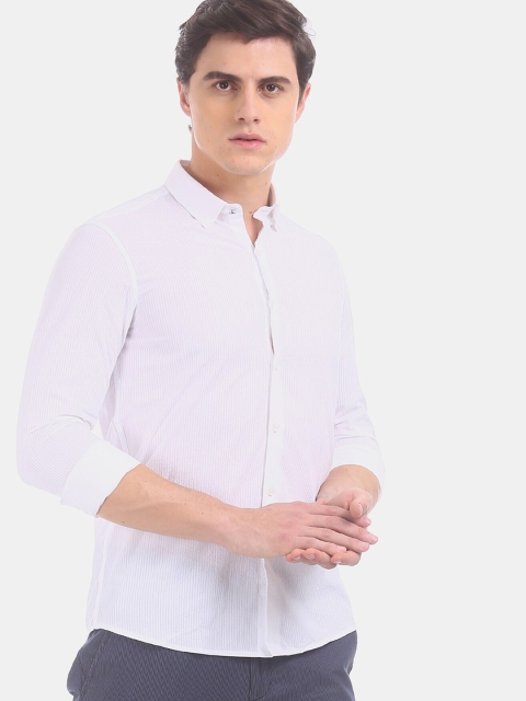 

True Blue Men White Slim Fit Solid Casual Shirt