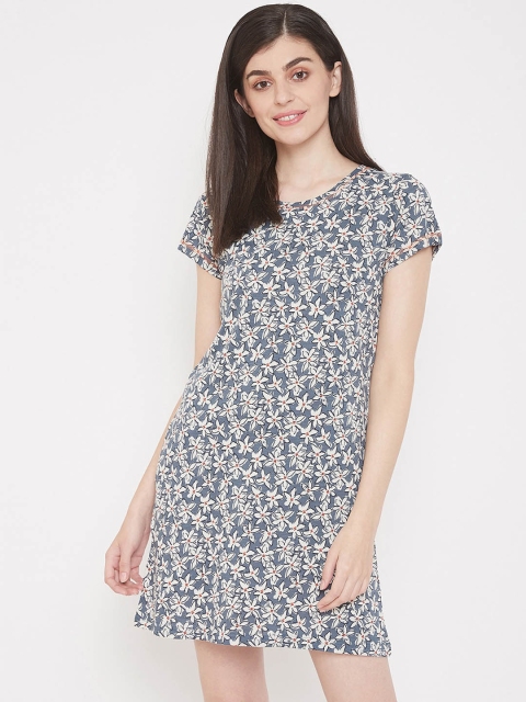 

Clovia Women Blue & White Cotton Printed Nightdress