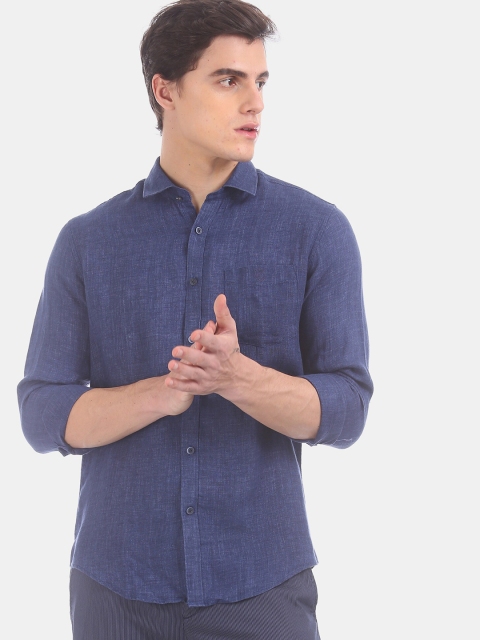 

True Blue Men Navy Blue Slim Fit Solid Linen Casual Shirt