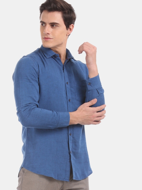 

True Blue Men Blue Slim Fit Solid Casual Shirt