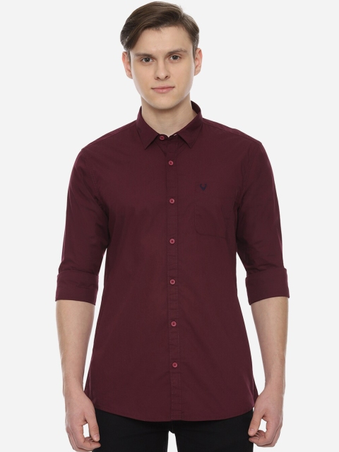 

Solly Jeans Co. Men Maroon Regular Fit Solid Casual Shirt