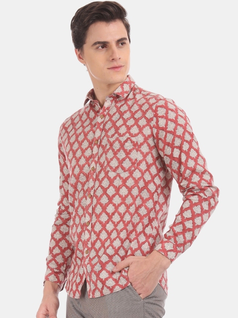 

True Blue Men Red Slim Fit Printed Casual Shirt