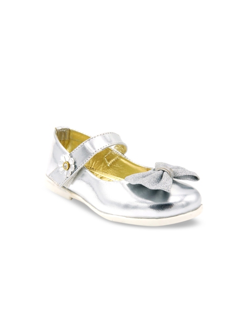 

Jazzy Juniors Girls Silver-Toned Slip-On Sneakers