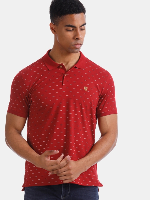 

True Blue Men Red Striped Polo Collar T-shirt