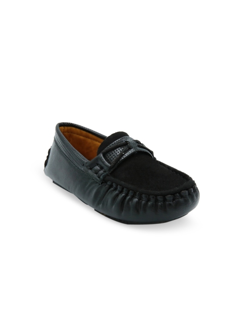 

Jazzy Juniors Boys Black Solid Loafers