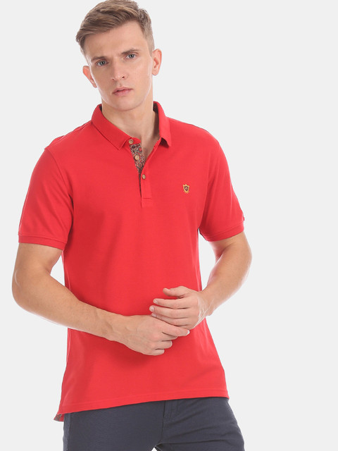 

True Blue Men Red Solid Mandarin Collar T-shirt