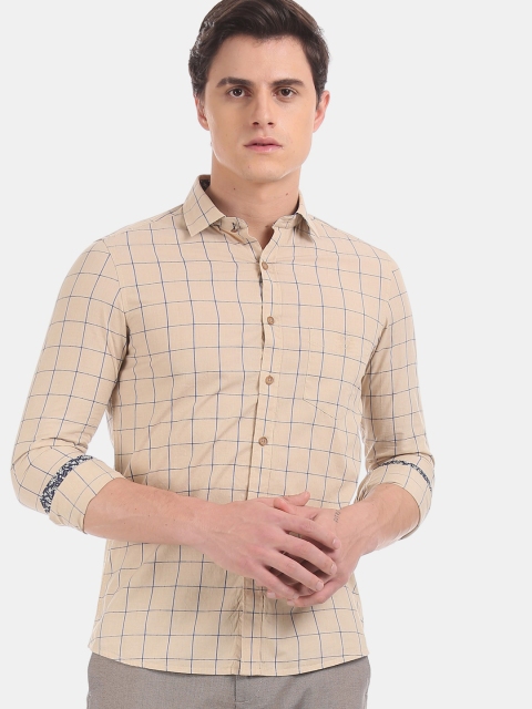 

True Blue Men Beige Slim Fit Checked Casual Shirt