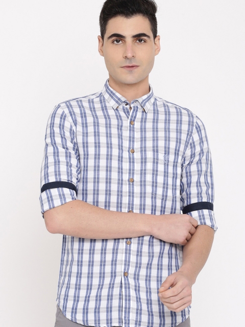 

True Blue Men Blue & White Regular Fit Checked Casual Shirt