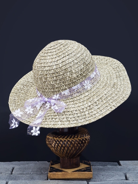 

Golden Peacock Women Green Woven-Design Straw Sun Hat