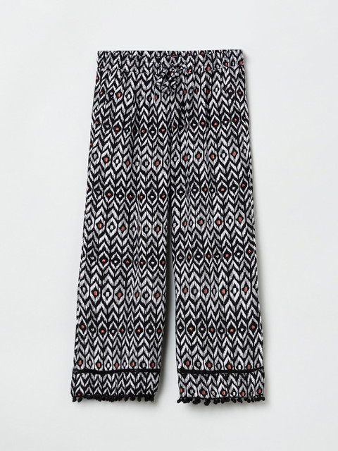 

max Girls Black & Grey Regular Fit Printed Regular Trousers