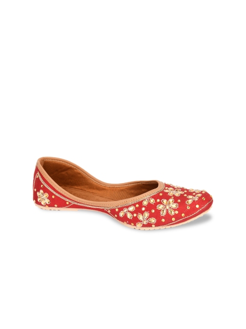 

DESI COLOUR Women Red Embellished Mojaris