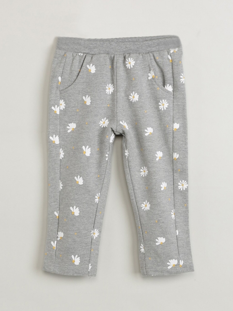 

max Girls Grey & White Kansas Regular Fit Printed Joggers