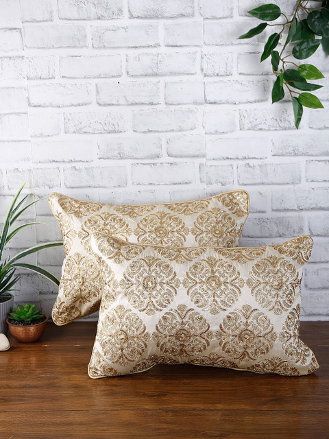 

eyda Set of 2 Gold-Coloured Embroidered Rectangle Velvet Sustainable Cushion Covers