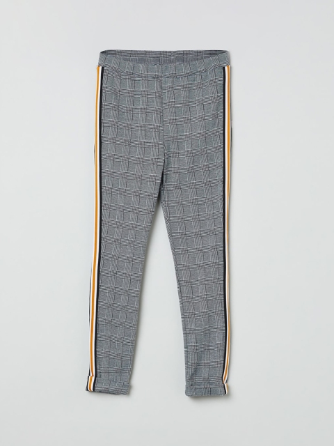 

max Girls Black & Grey Regular Fit Checked Regular Trousers