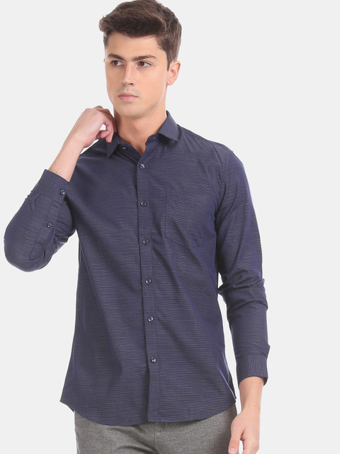 

True Blue Men Navy Blue Slim Fit Striped Casual Shirt