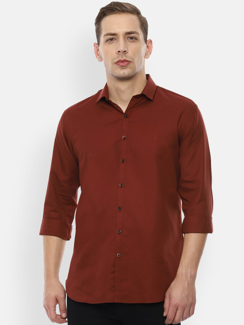 

V Dot Men Maroon Slim Fit Self Design Casual Shirt