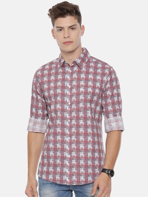 

QUANCIOUS Men Burgundy Regular Fit Checked Casual Shirt