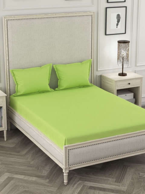 

Portico New York Green Solid 144 TC Cotton King Bedsheet With 2 Pillow Covers