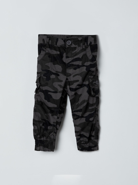 

max Boys Grey Regular Fit Camo Printed Cotton Cargos