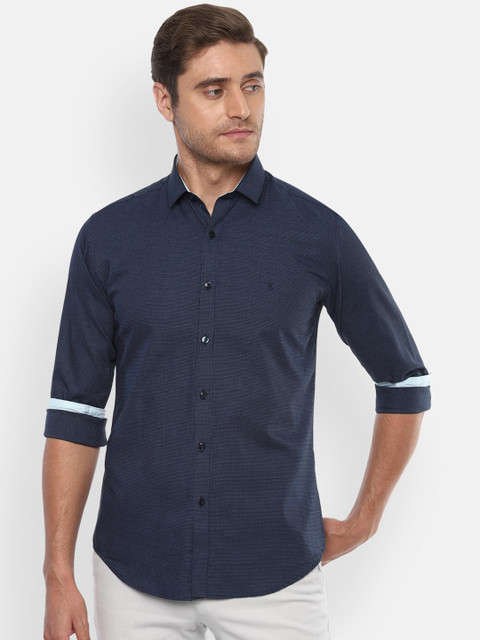 

V Dot Men Navy Blue Slim Fit Solid Casual Shirt
