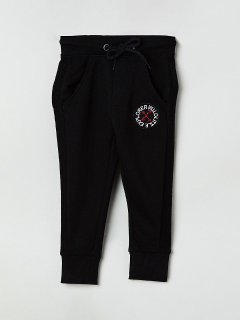 

max Boys Black Regular Fit Solid Joggers