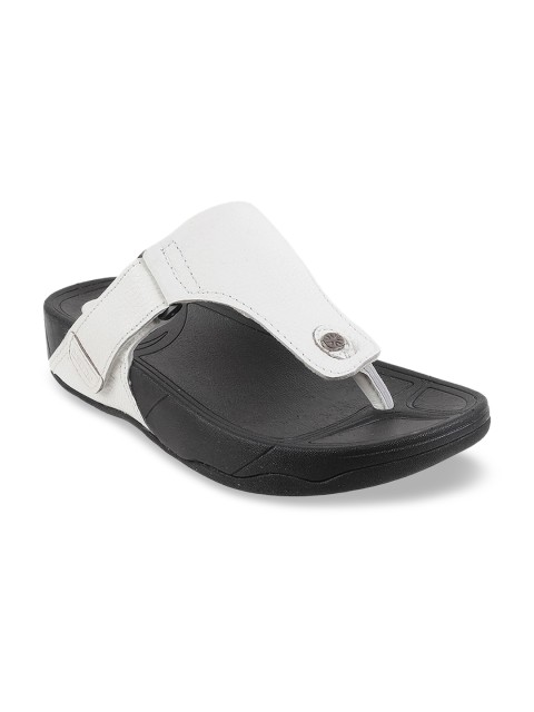 

Metro Men White Solid Leather Comfort Sandals