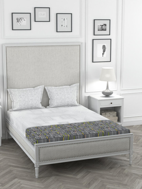 

Portico New York Grey Abstract 144 TC King Bedsheet With 2 Pillow Covers